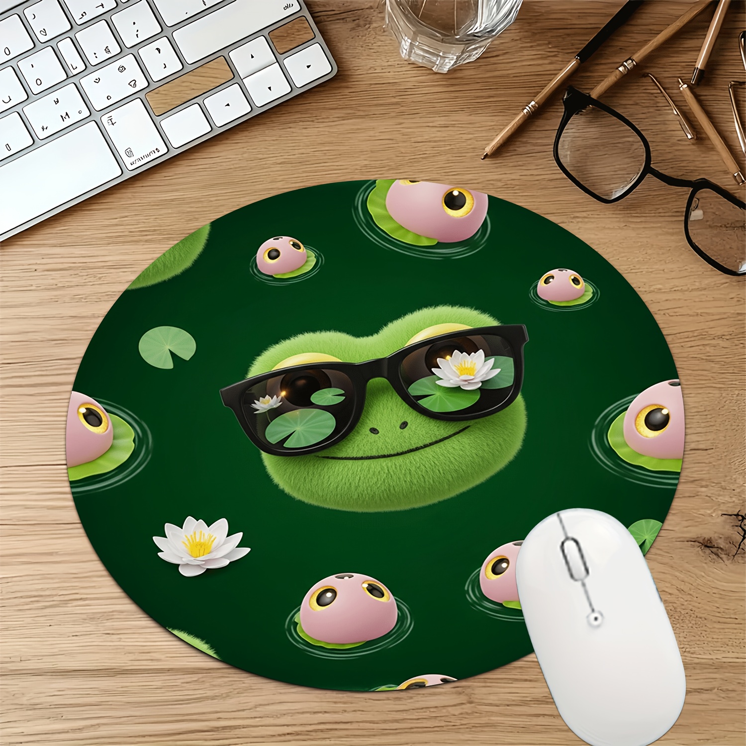 Adorable Frog with Lotus Patte – Laptop Accessories Design Bewertung und Preis